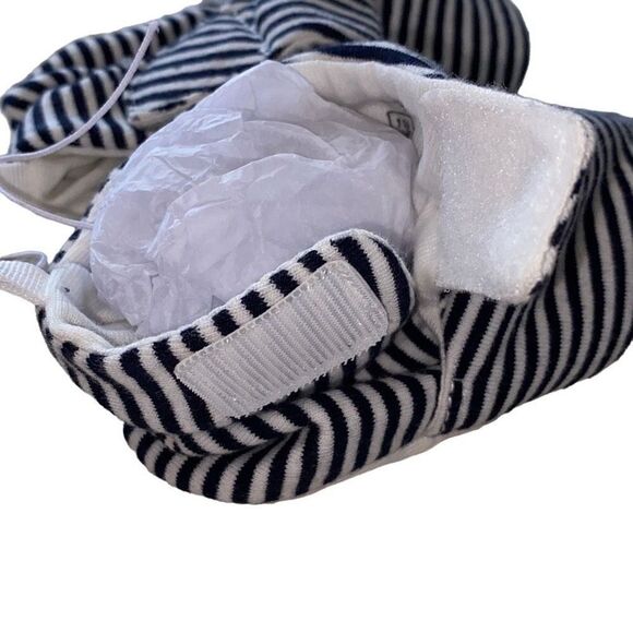 NWT Old Navy Neutral Slipper Socks - Picture 4 of 5